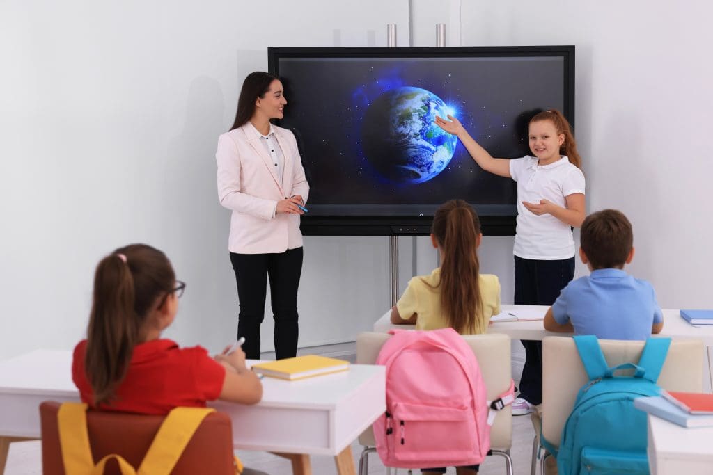 cover - image - What is an Interactive Flat Panel? faq - CampusTech